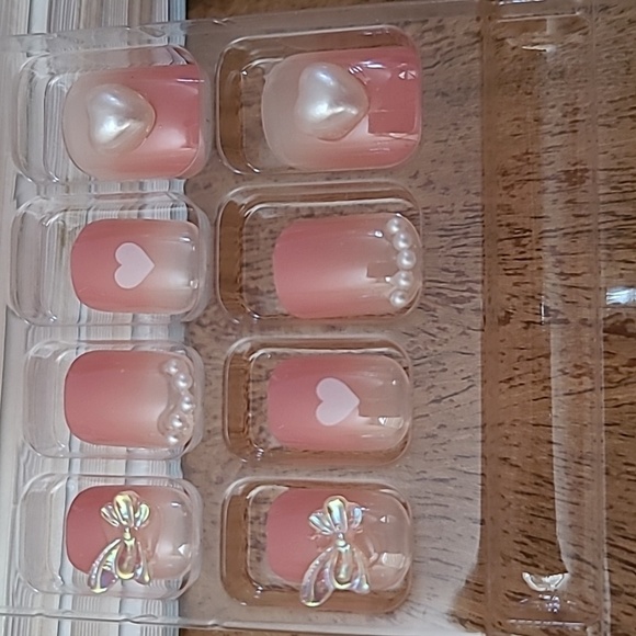 2/$16 3D Heart Bows Pearls Press On Nails - Picture 17 of 17